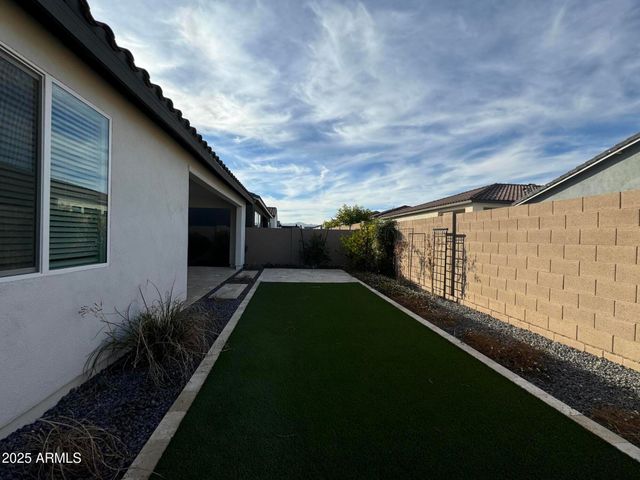 17168 W MIDDLEBURY Street, Surprise, AZ 85388