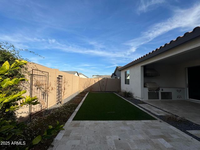 17168 W MIDDLEBURY Street, Surprise, AZ 85388