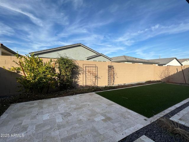 17168 W MIDDLEBURY Street, Surprise, AZ 85388
