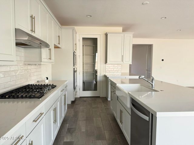 17168 W MIDDLEBURY Street, Surprise, AZ 85388