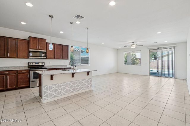 11294 W VERNON Avenue, Avondale, AZ 85392