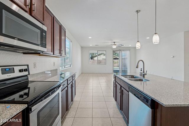 11294 W VERNON Avenue, Avondale, AZ 85392