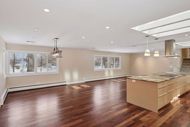 17100 Hampton Court, Minnetonka, MN 55345