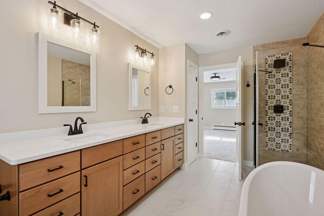 17100 Hampton Court, Minnetonka, MN 55345