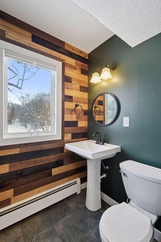 17100 Hampton Court, Minnetonka, MN 55345