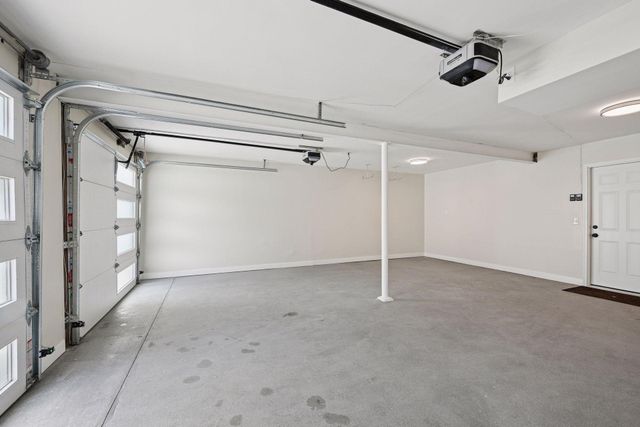 17100 Hampton Court, Minnetonka, MN 55345