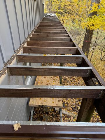 17100 Hampton Court, Minnetonka, MN 55345