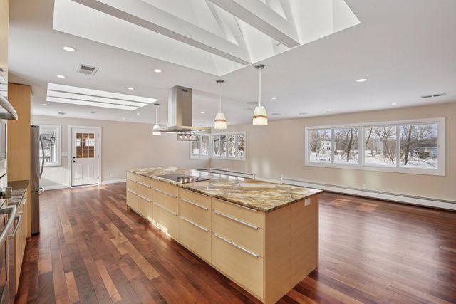 17100 Hampton Court, Minnetonka, MN 55345