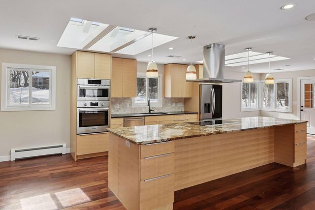 17100 Hampton Court, Minnetonka, MN 55345