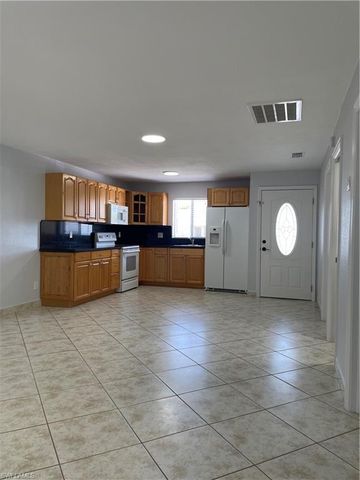 4132 SW 7th PL 4132, Cape Coral, FL 33914