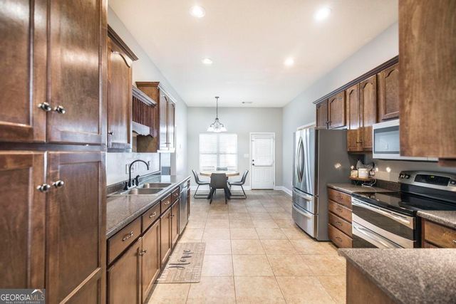 403 Wiltshire Court, Warner Robins, GA 31088