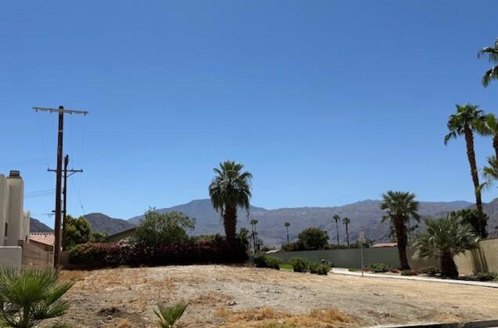 Image 3 of property listing at 2 Sagebrush Ave, La Quinta, CA 92253