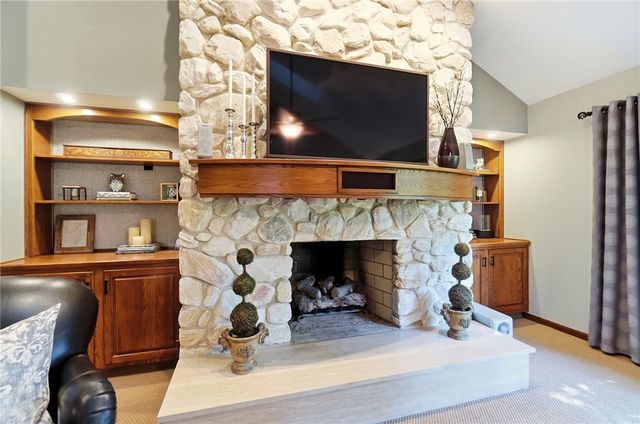 7128 Hunters Creek Drive, Dayton, OH 45459