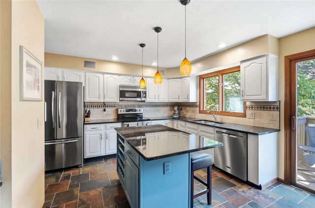 7128 Hunters Creek Drive, Dayton, OH 45459