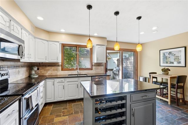 7128 Hunters Creek Drive, Dayton, OH 45459