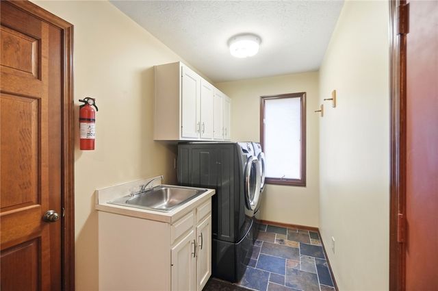 7128 Hunters Creek Drive, Dayton, OH 45459
