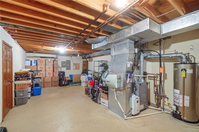 7128 Hunters Creek Drive, Dayton, OH 45459