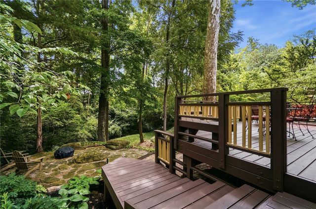 7128 Hunters Creek Drive, Dayton, OH 45459