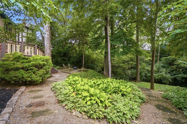 7128 Hunters Creek Drive, Dayton, OH 45459