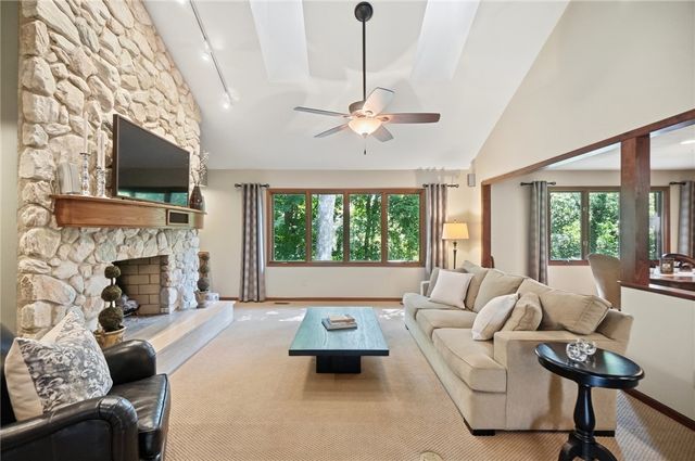 7128 Hunters Creek Drive, Dayton, OH 45459