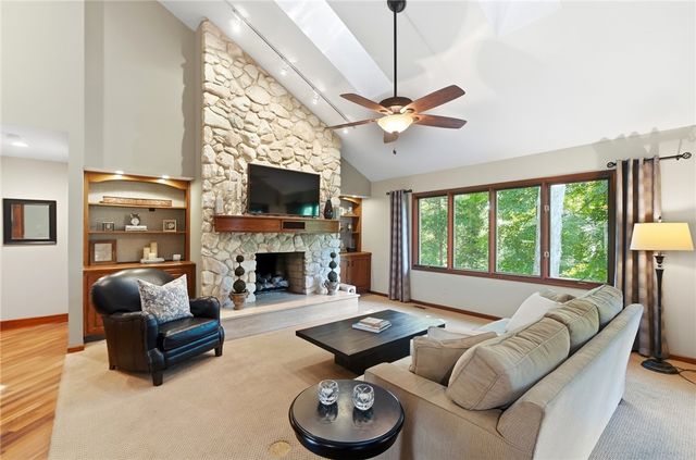 7128 Hunters Creek Drive, Dayton, OH 45459