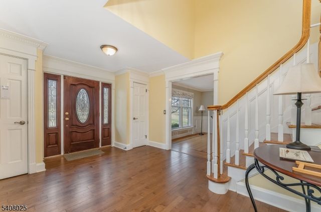 6 Bluebird Ct, Raritan Twp., NJ 08822