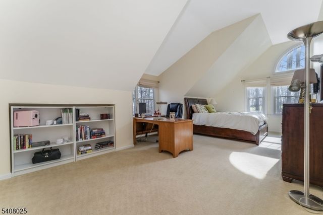 6 Bluebird Ct, Raritan Twp., NJ 08822