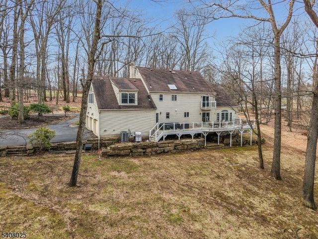6 Bluebird Ct, Raritan Twp., NJ 08822