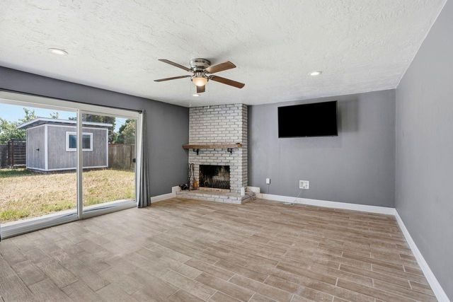 110 W Hazelwood Drive, Lemoore, CA 93245