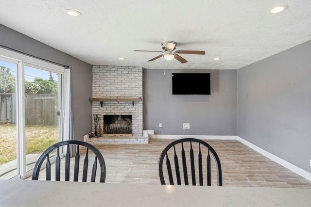 110 W Hazelwood Drive, Lemoore, CA 93245