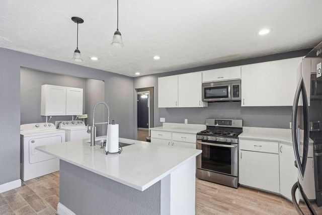 110 W Hazelwood Drive, Lemoore, CA 93245