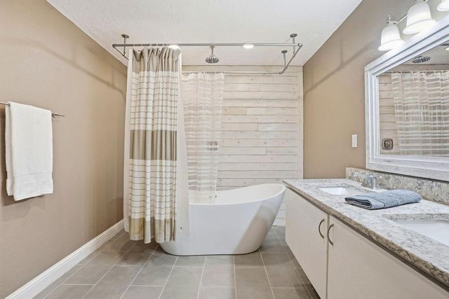 110 W Hazelwood Drive, Lemoore, CA 93245