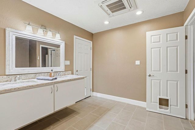 110 W Hazelwood Drive, Lemoore, CA 93245