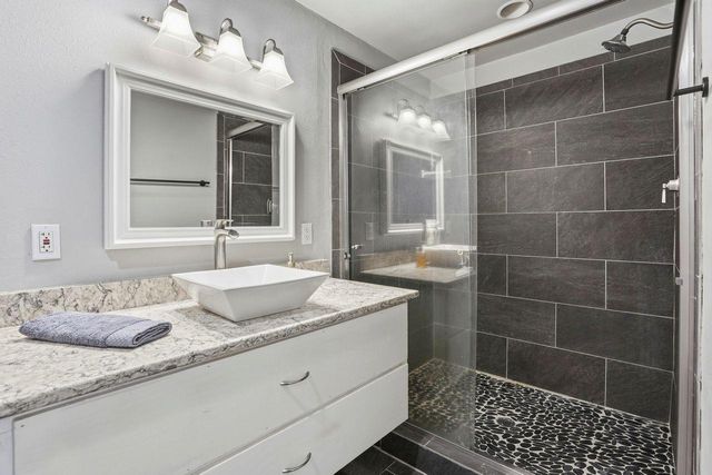 110 W Hazelwood Drive, Lemoore, CA 93245