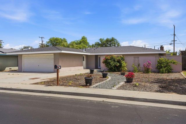 110 W Hazelwood Drive, Lemoore, CA 93245