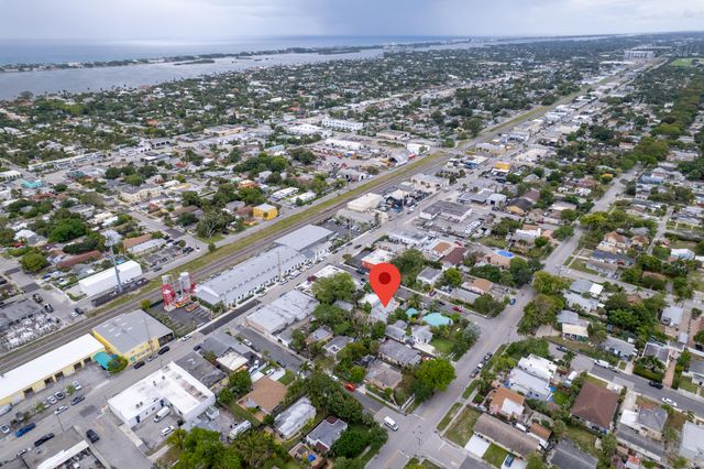 625 Selkirk Street, West Palm Beach, FL 33405