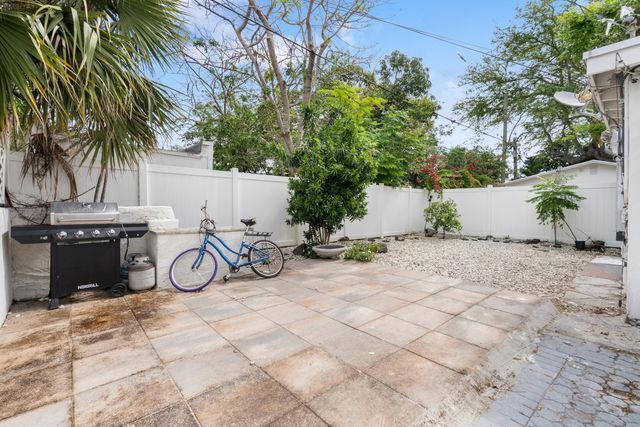 625 Selkirk Street, West Palm Beach, FL 33405