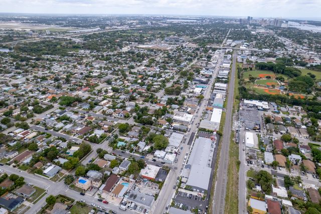 625 Selkirk Street, West Palm Beach, FL 33405