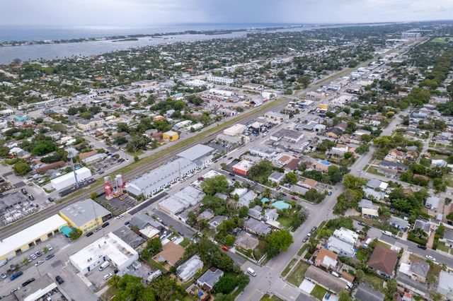 625 Selkirk Street, West Palm Beach, FL 33405