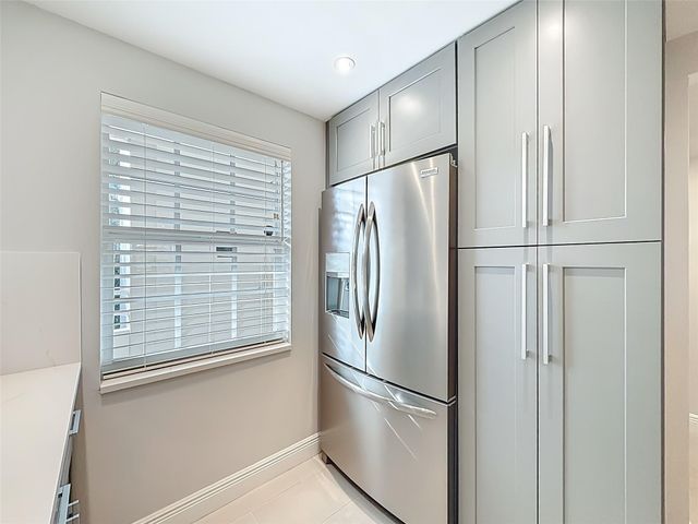 545 Oaks Lane 410, Pompano Beach, FL 33069