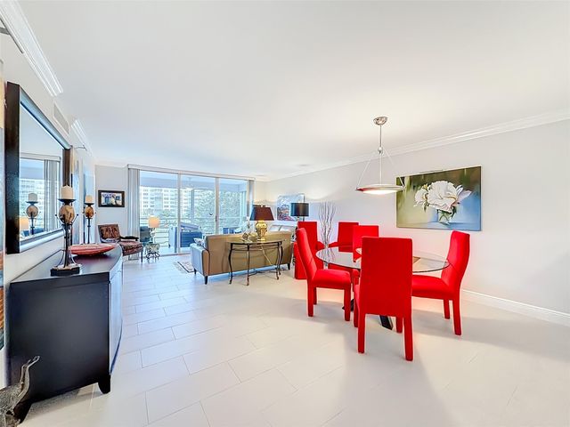 545 Oaks Lane 410, Pompano Beach, FL 33069