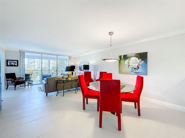 545 Oaks Lane 410, Pompano Beach, FL 33069