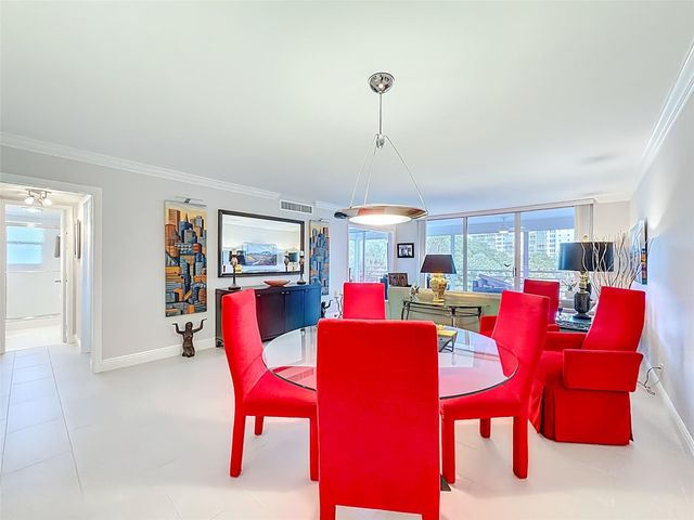 545 Oaks Lane 410, Pompano Beach, FL 33069