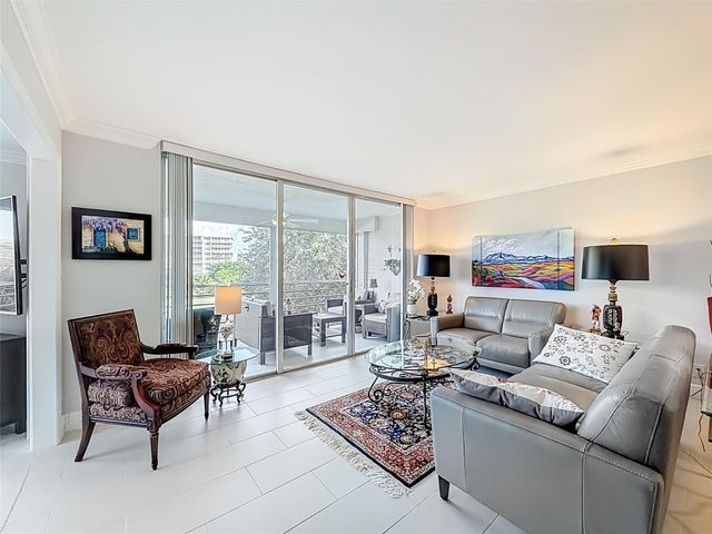 545 Oaks Lane 410, Pompano Beach, FL 33069