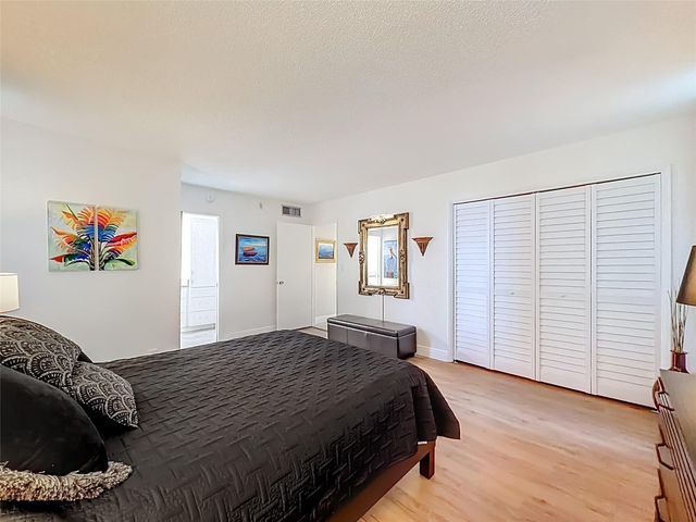 545 Oaks Lane 410, Pompano Beach, FL 33069