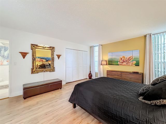 545 Oaks Lane 410, Pompano Beach, FL 33069