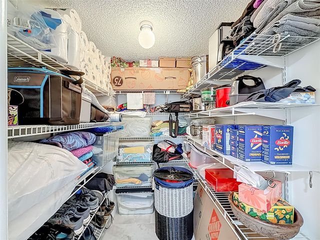 545 Oaks Lane 410, Pompano Beach, FL 33069