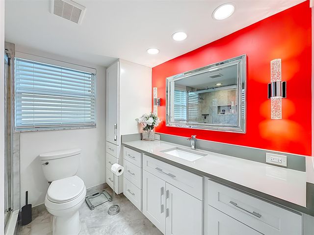 545 Oaks Lane 410, Pompano Beach, FL 33069