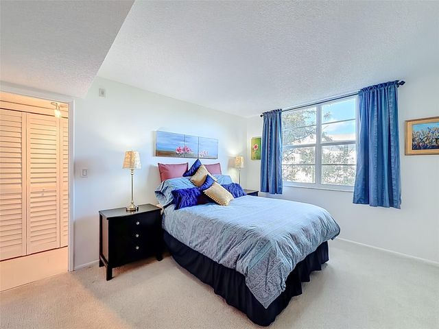 545 Oaks Lane 410, Pompano Beach, FL 33069