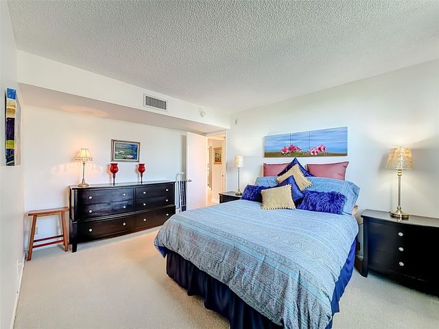 545 Oaks Lane 410, Pompano Beach, FL 33069